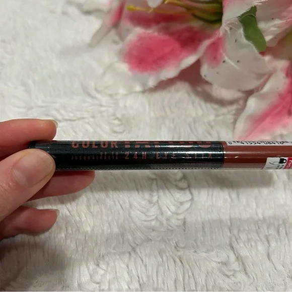 Maybelline Color Tattoo 24 Hr Eye Stix - Rich Brown - Picture 4 of 6